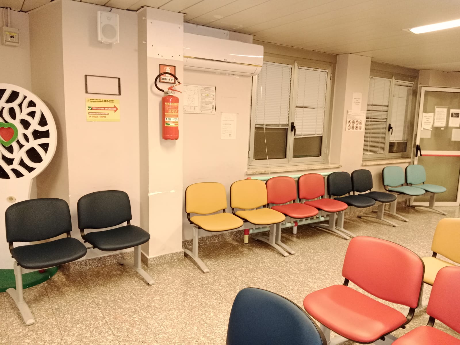Inaugurazione della rinnovata sala d'attesa per i pazienti della Clinica oncologica dell'ospedale di Chieti