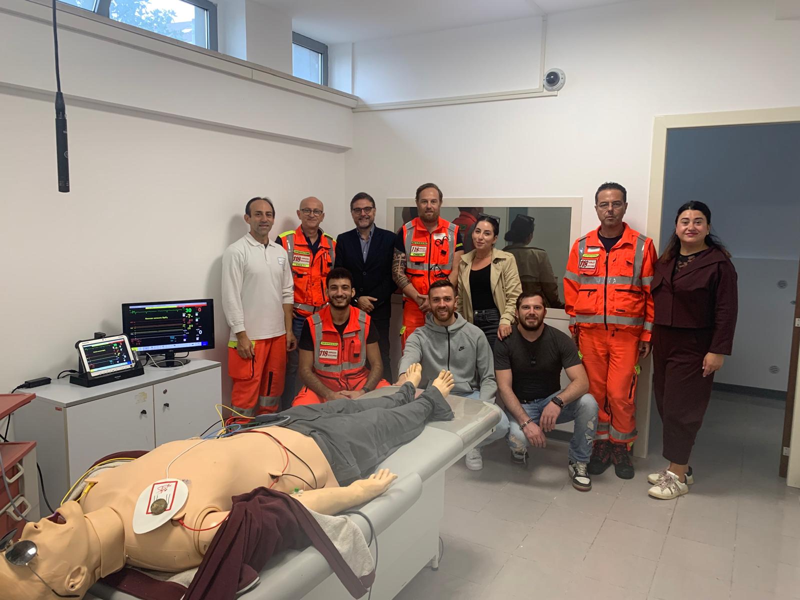 Chieti, infermieri a lezione di emergenza sull'automedica