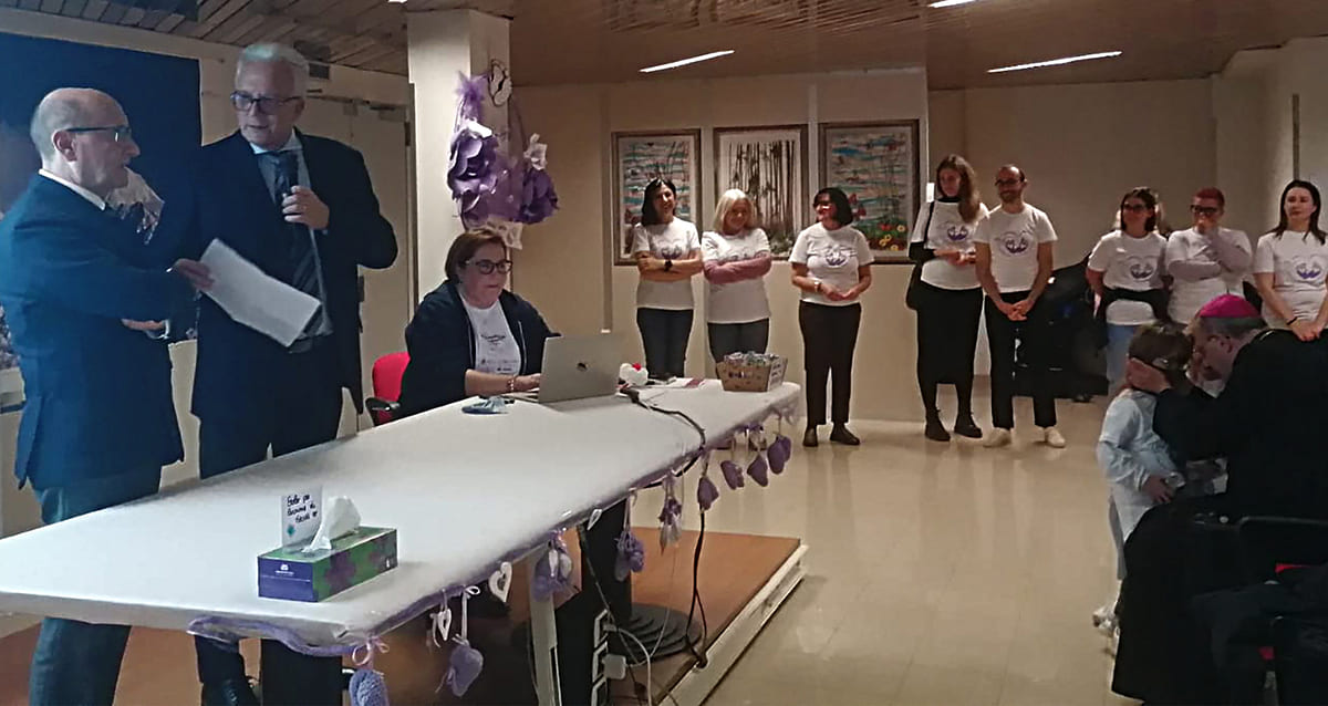 Giornata della prematurità, a Chieti un omaggio della terapia intensiva neonatale ai 'piccoli guerrieri'